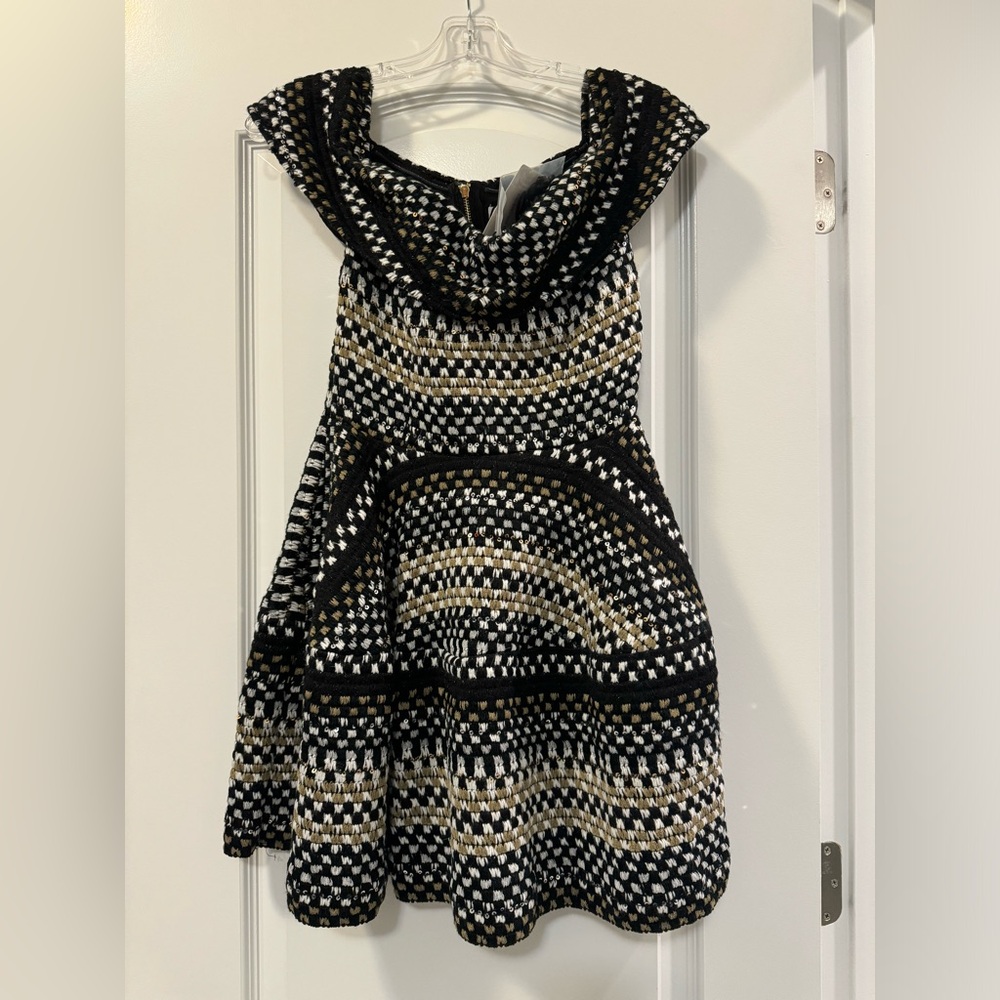 Stunning Small Elliatt NWT Thelma dress!